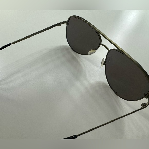 Quay High Key Sunglasses - Picture 3 of 3